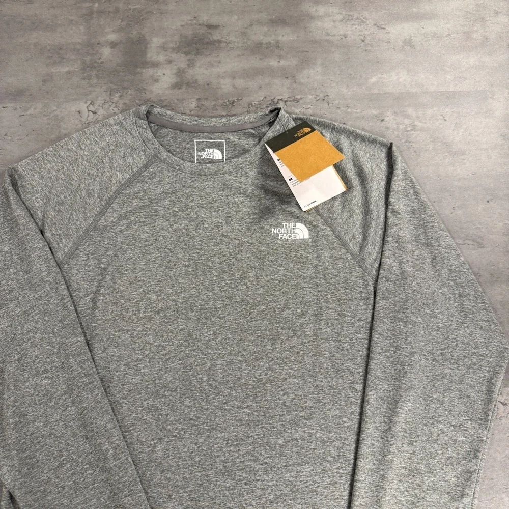 The North Face Breeze Shirt Men Small Grey Long Sleeve FlashDry Gym Hiking Train